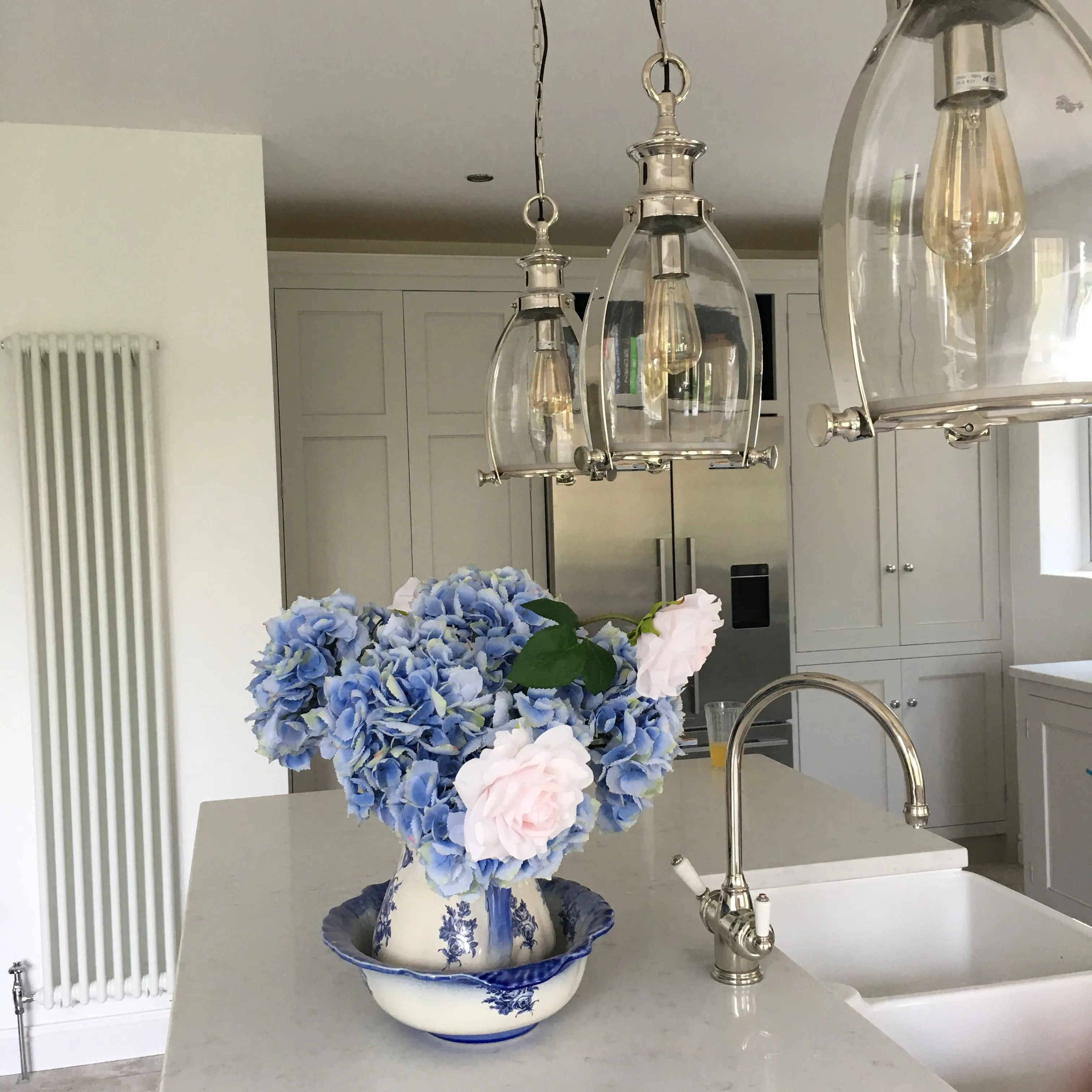 13786 modern kitchen vase set