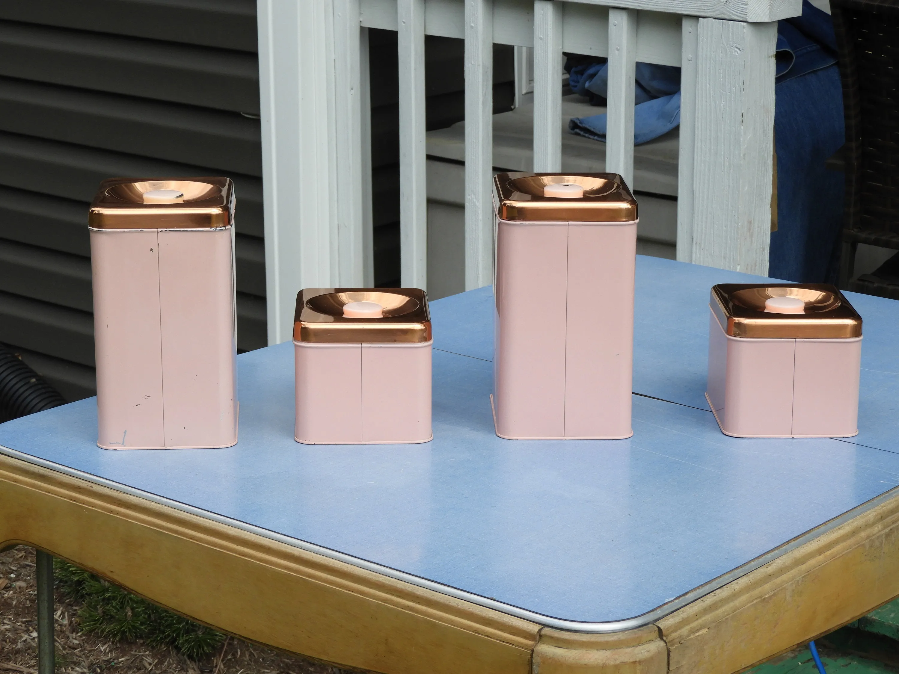 13828 pink kitchen canisters material