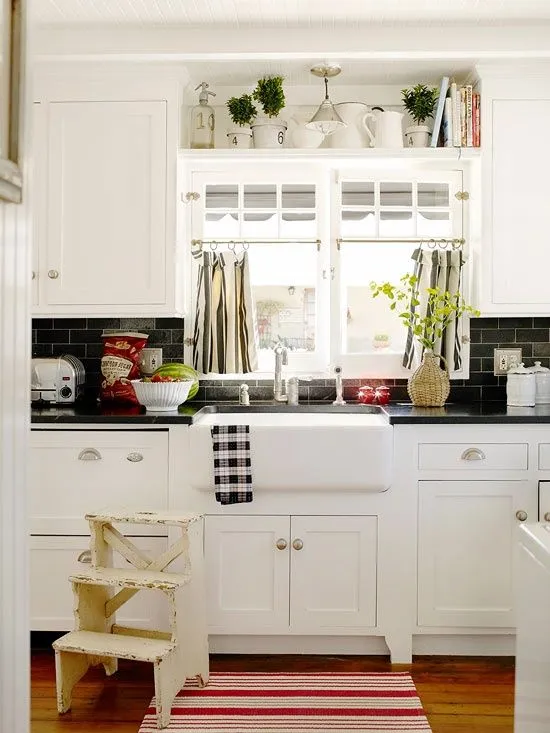 /img/13843-farmhouse-chic-kitchen-inspiration.webp