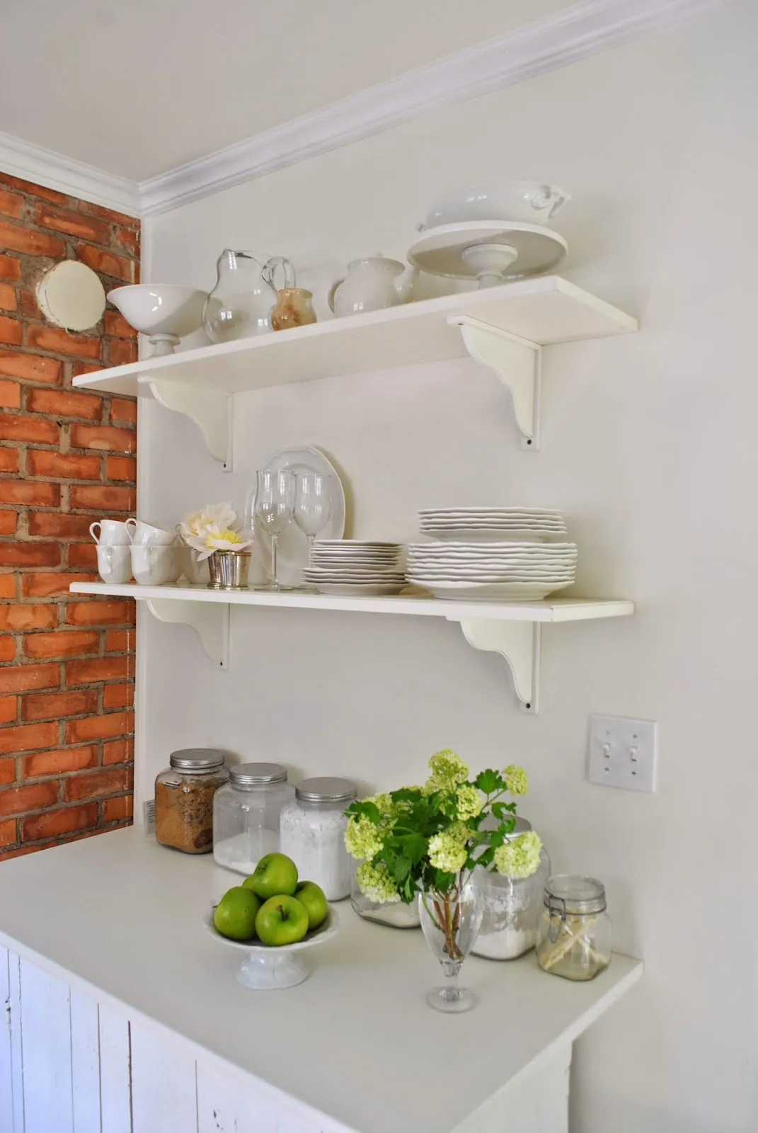13924 farmhouse kitchen shelves