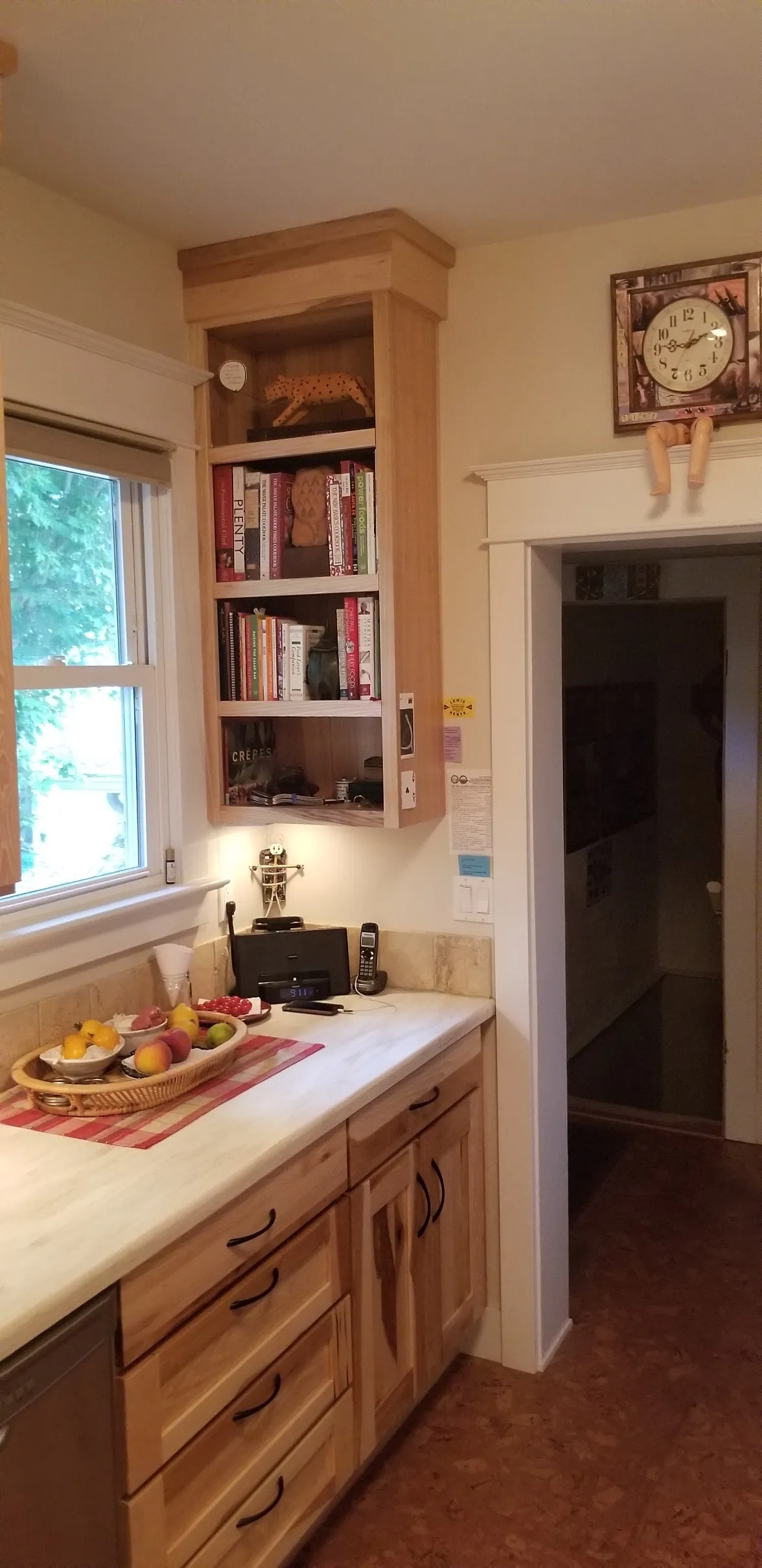 13929 rustic red accents