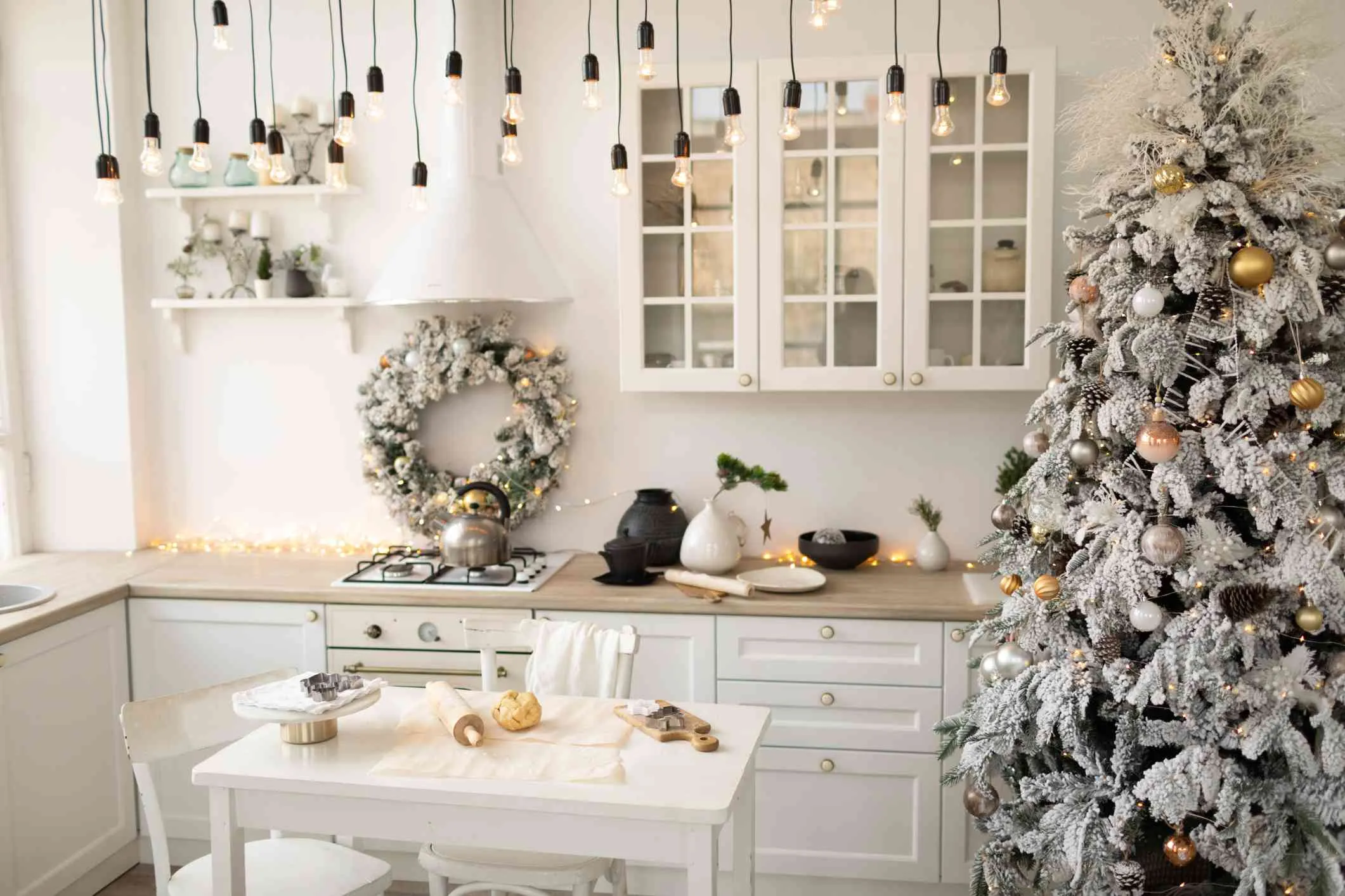 13931 christmas kitchen lighting