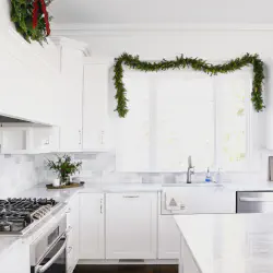 /img/13974-christmas-kitchen-decor-8.webp