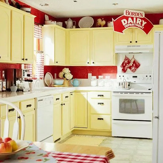 13975 red accent wall kitchen