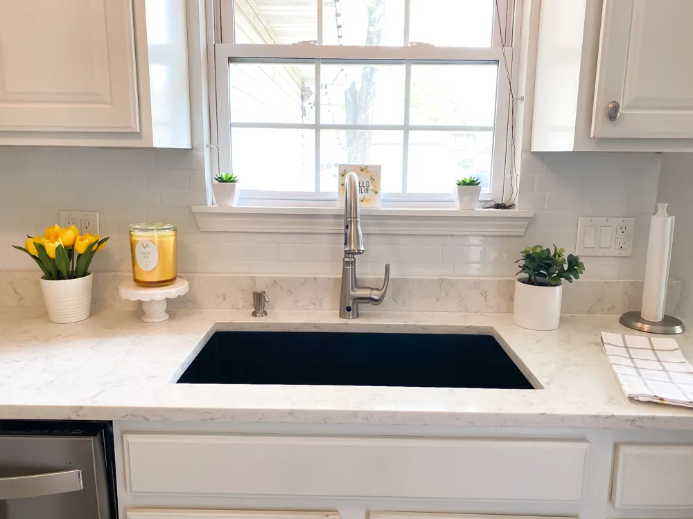 14011 summer kitchen dining area