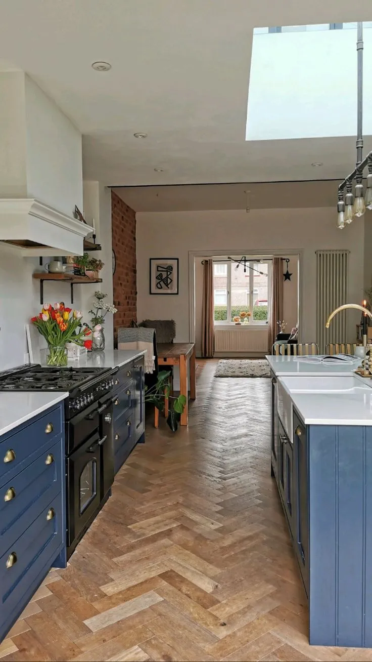 14017 navy cabinet paint