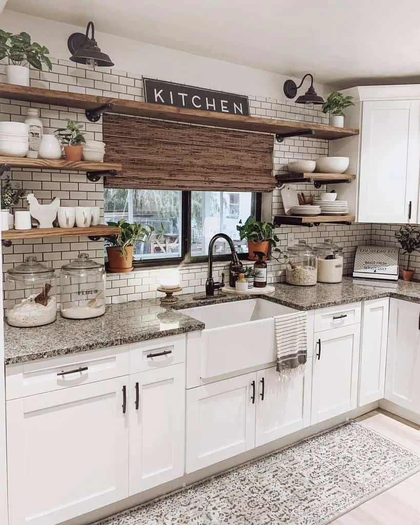 14032 farmhouse kitchen storage