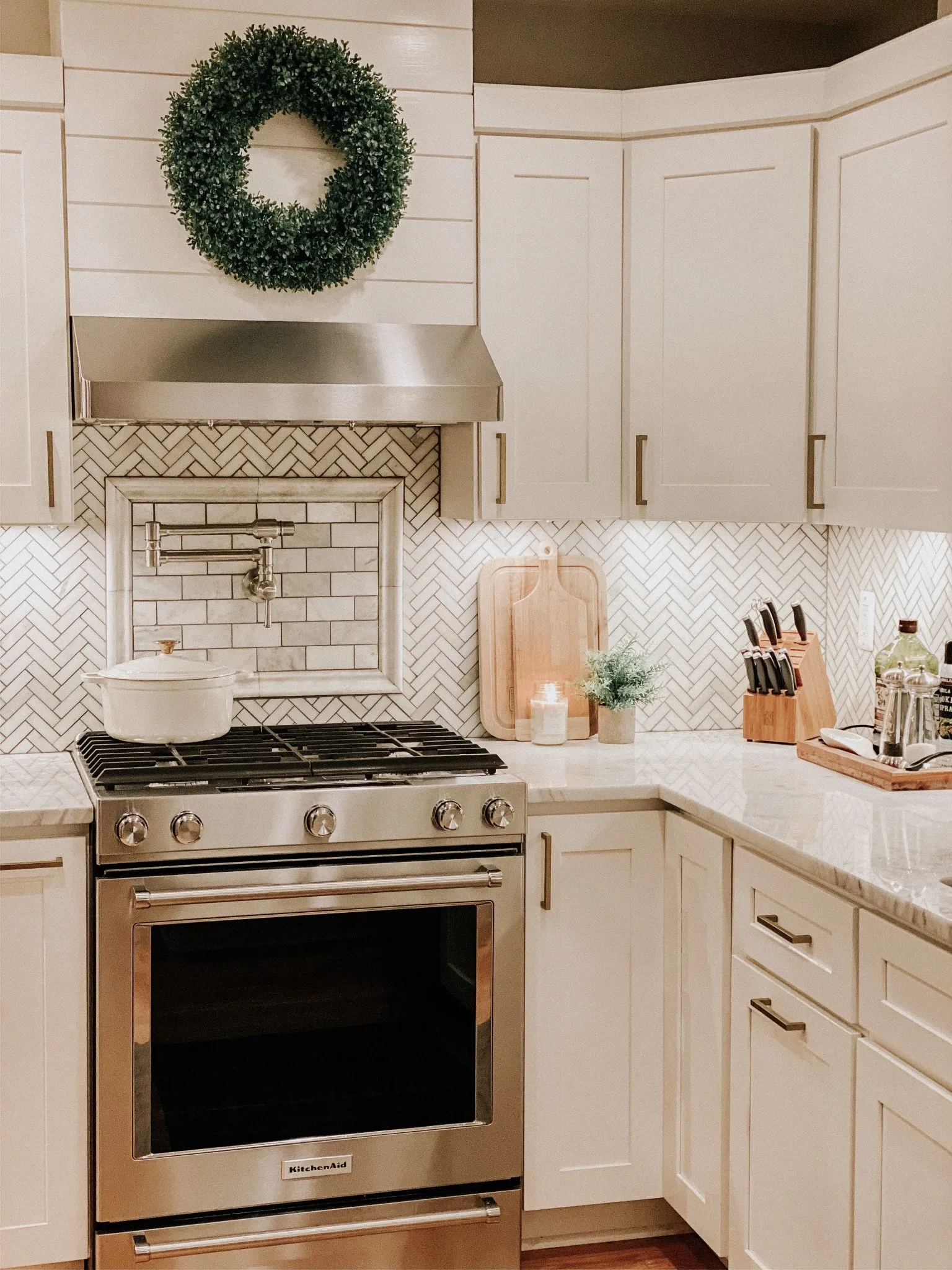 14037 kitchen utensil holders