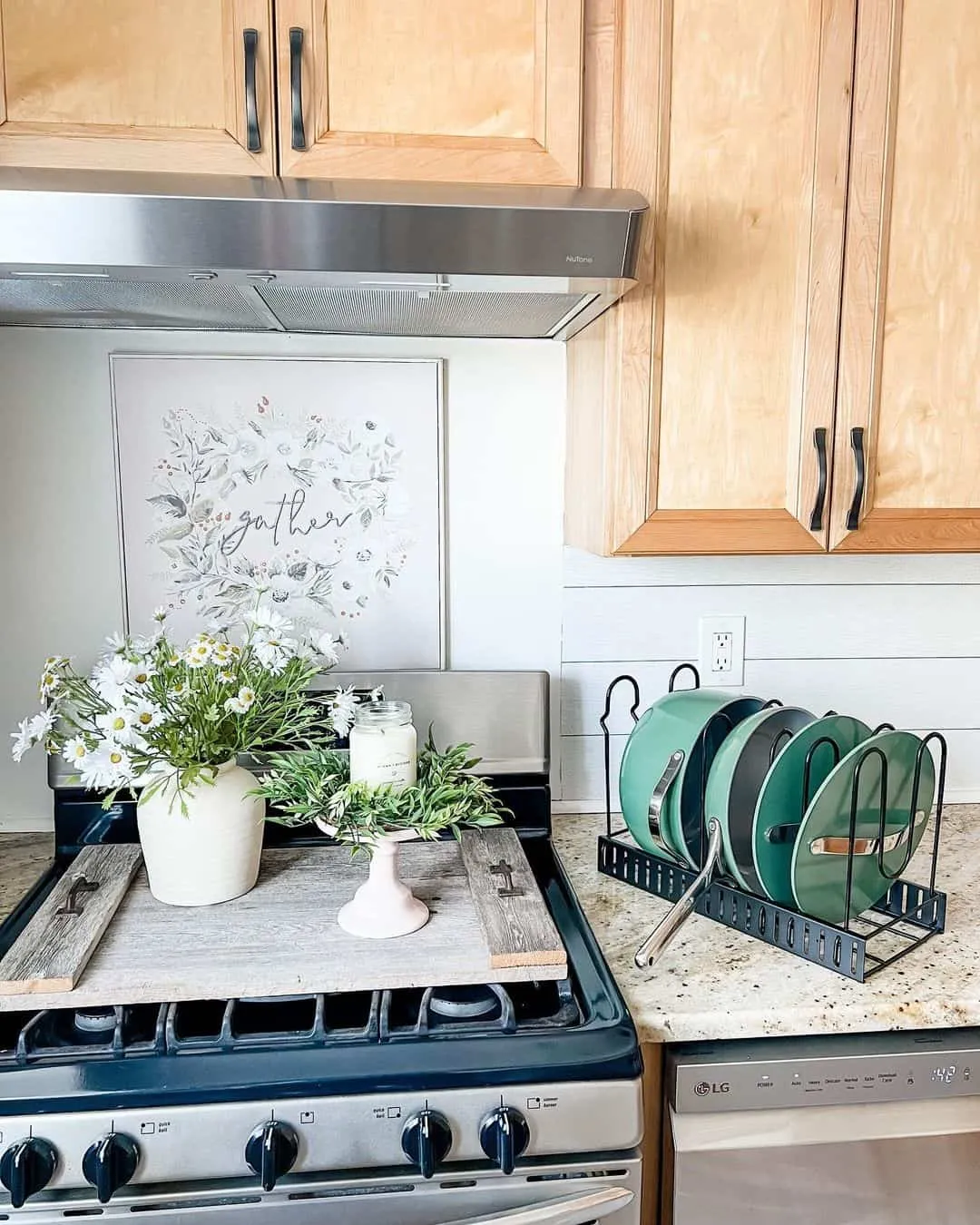 14057 white kitchen greenery