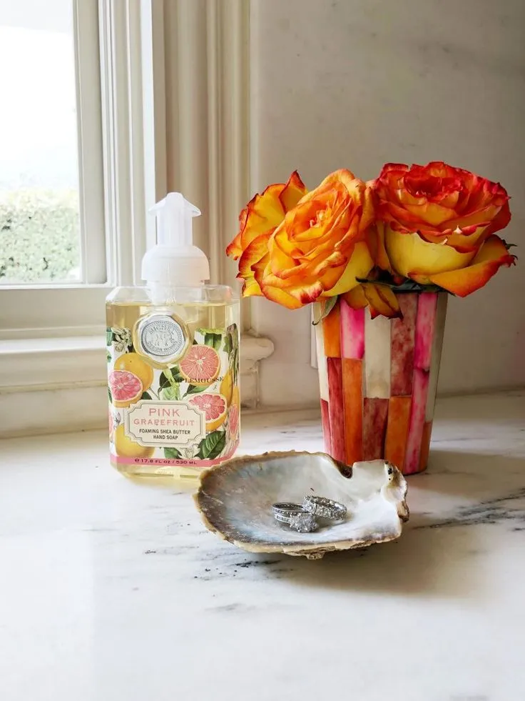 14057 white kitchen open shelving