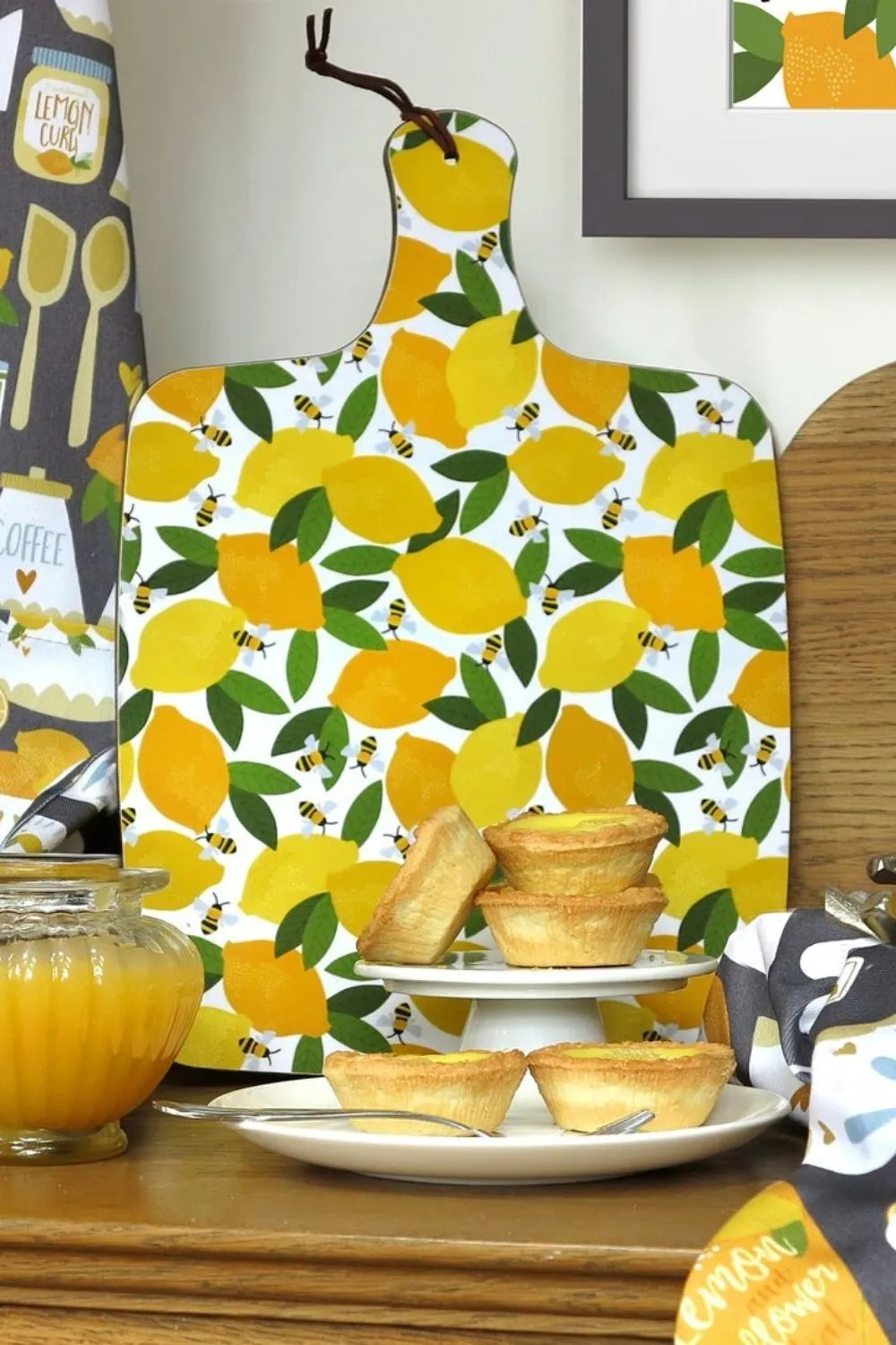 14064 yellow kitchen accent wall