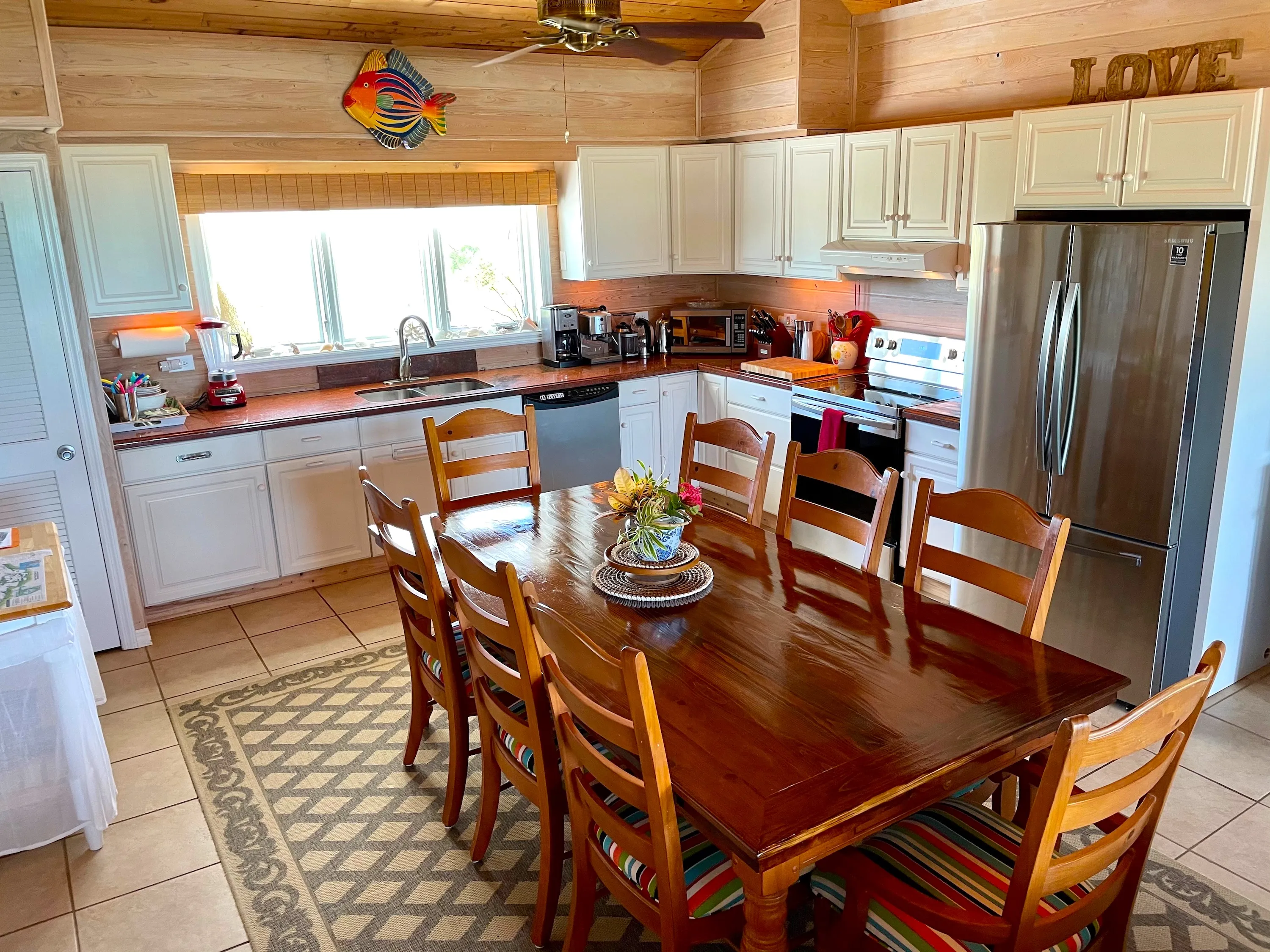 14072 bahamas kitchen rustic